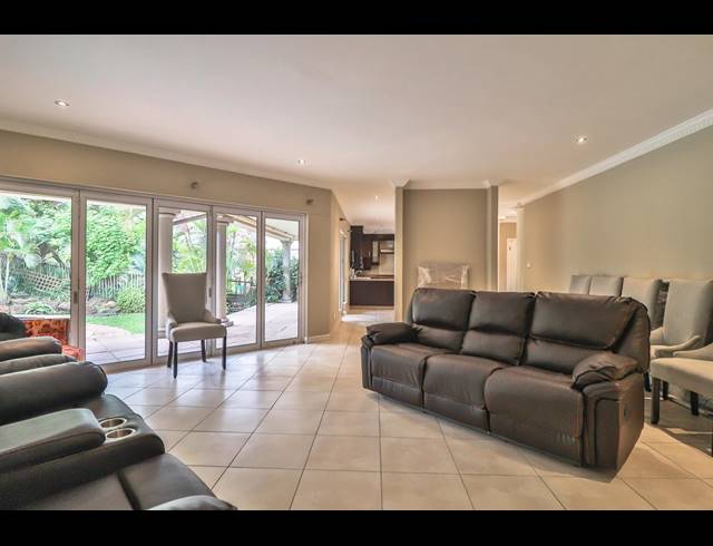 3 BEDROOM TOWNHOUSE TO LET IN UMHLANGA CENTRAL